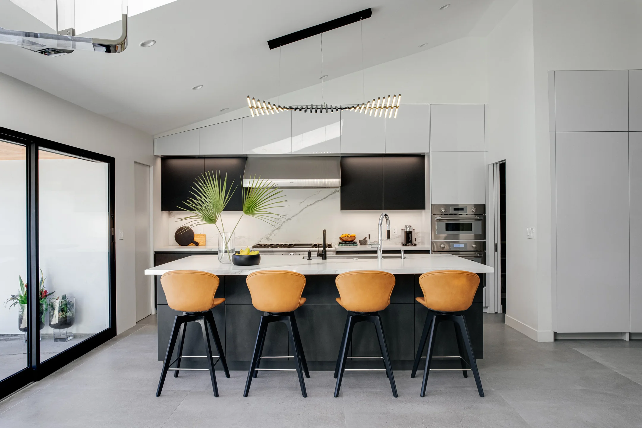 2023 Tram — photo 10