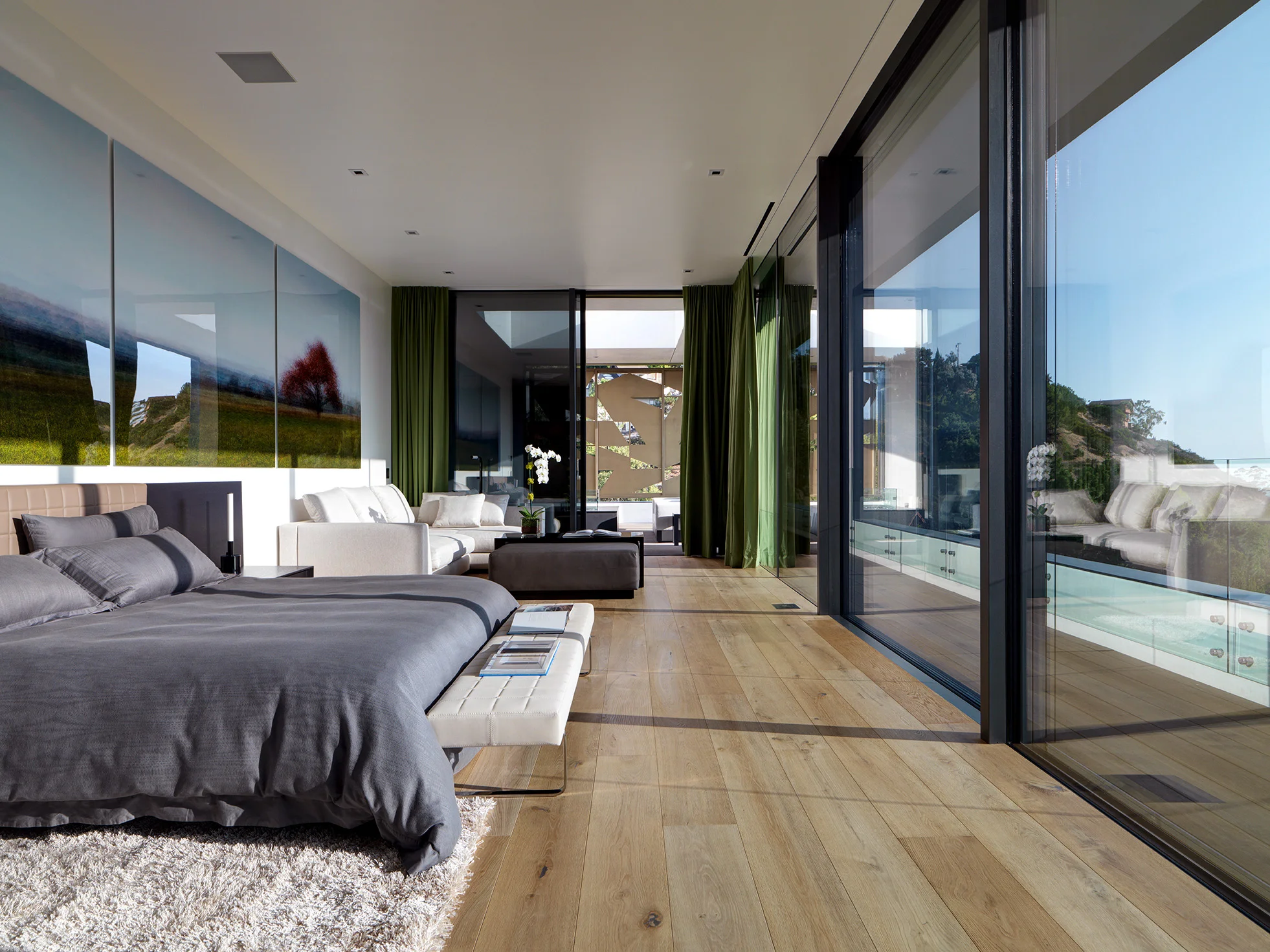 Beverly Hills — photo 1