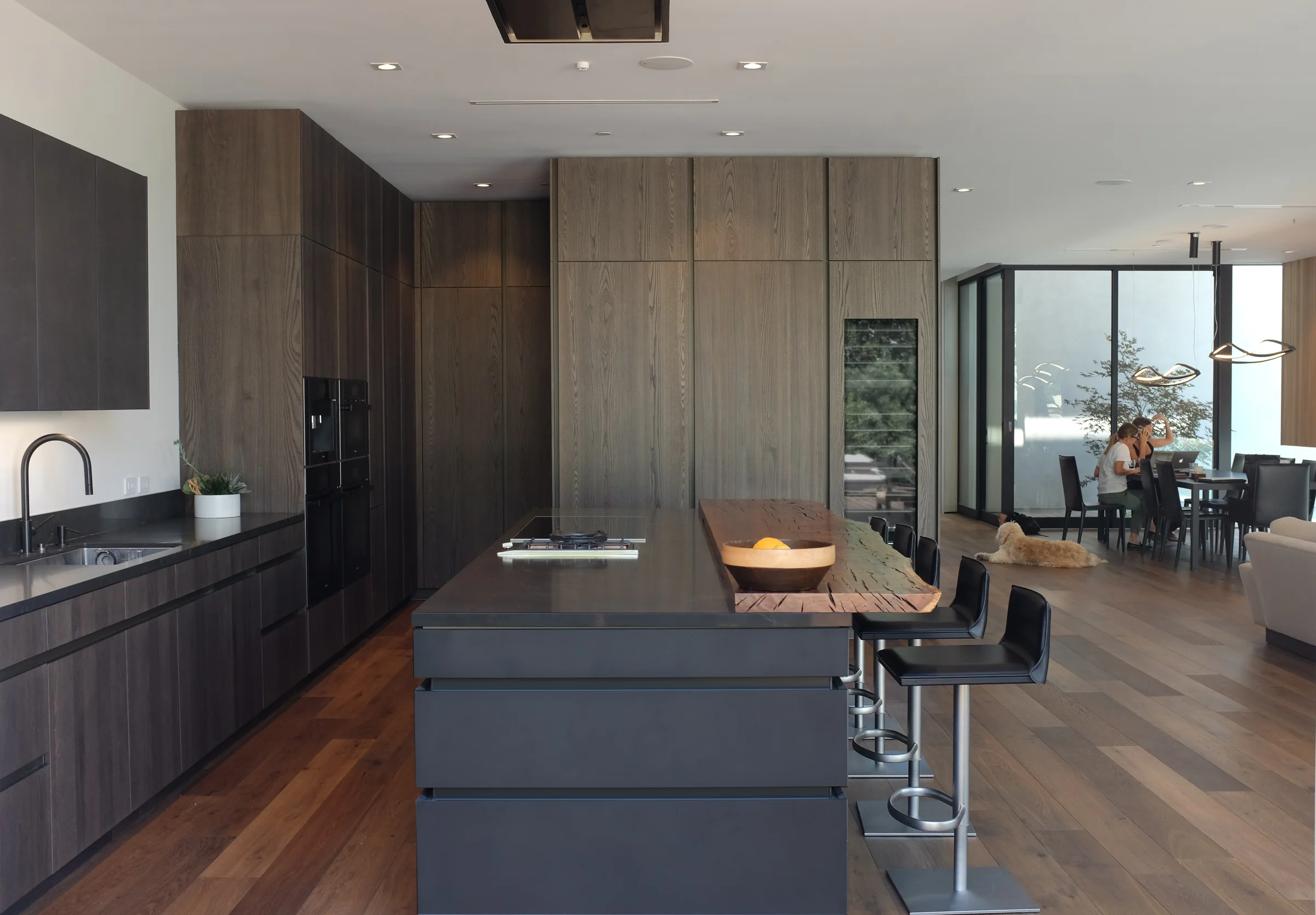 Hollywood — photo 2