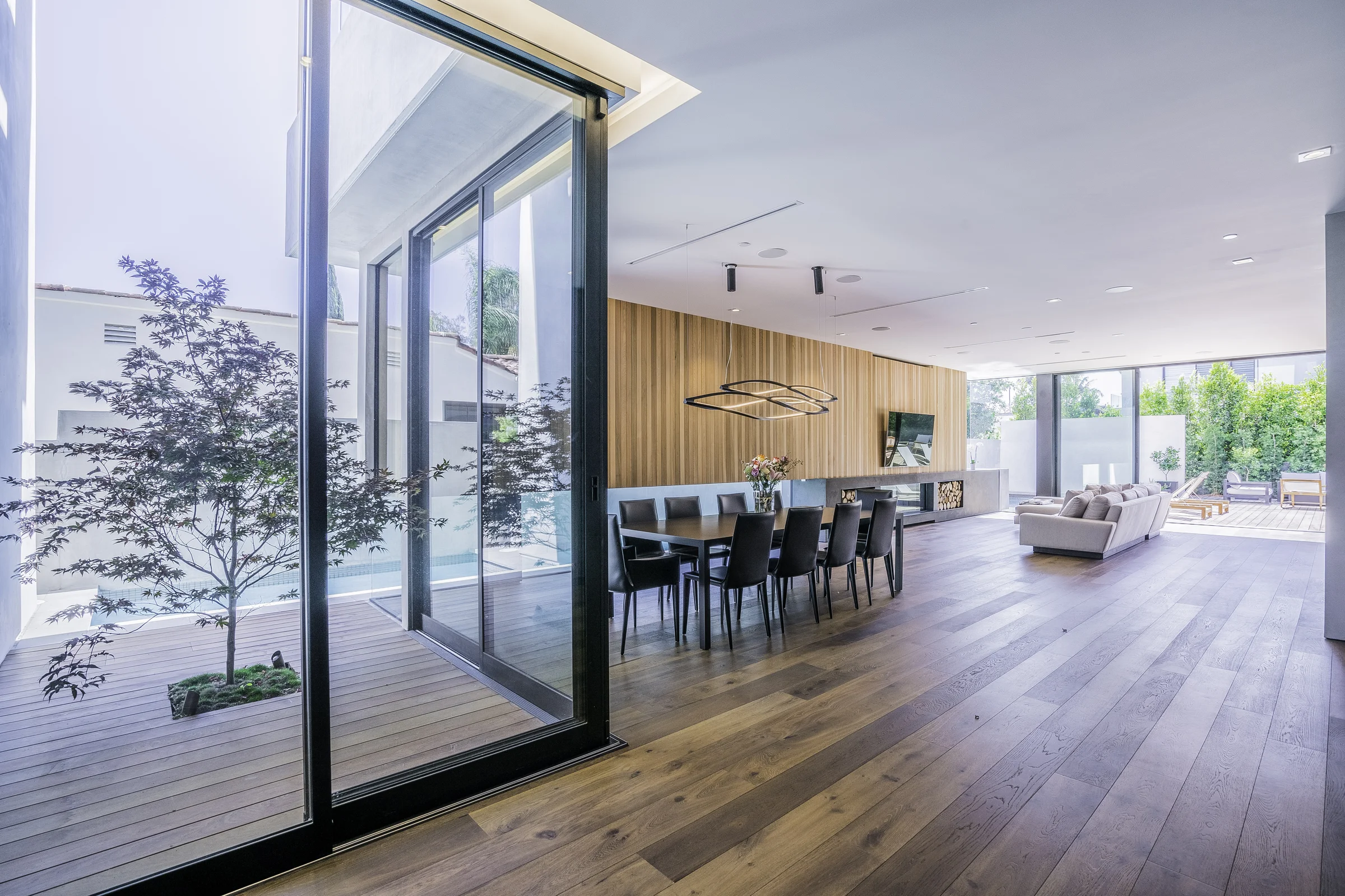 Hollywood — photo 5